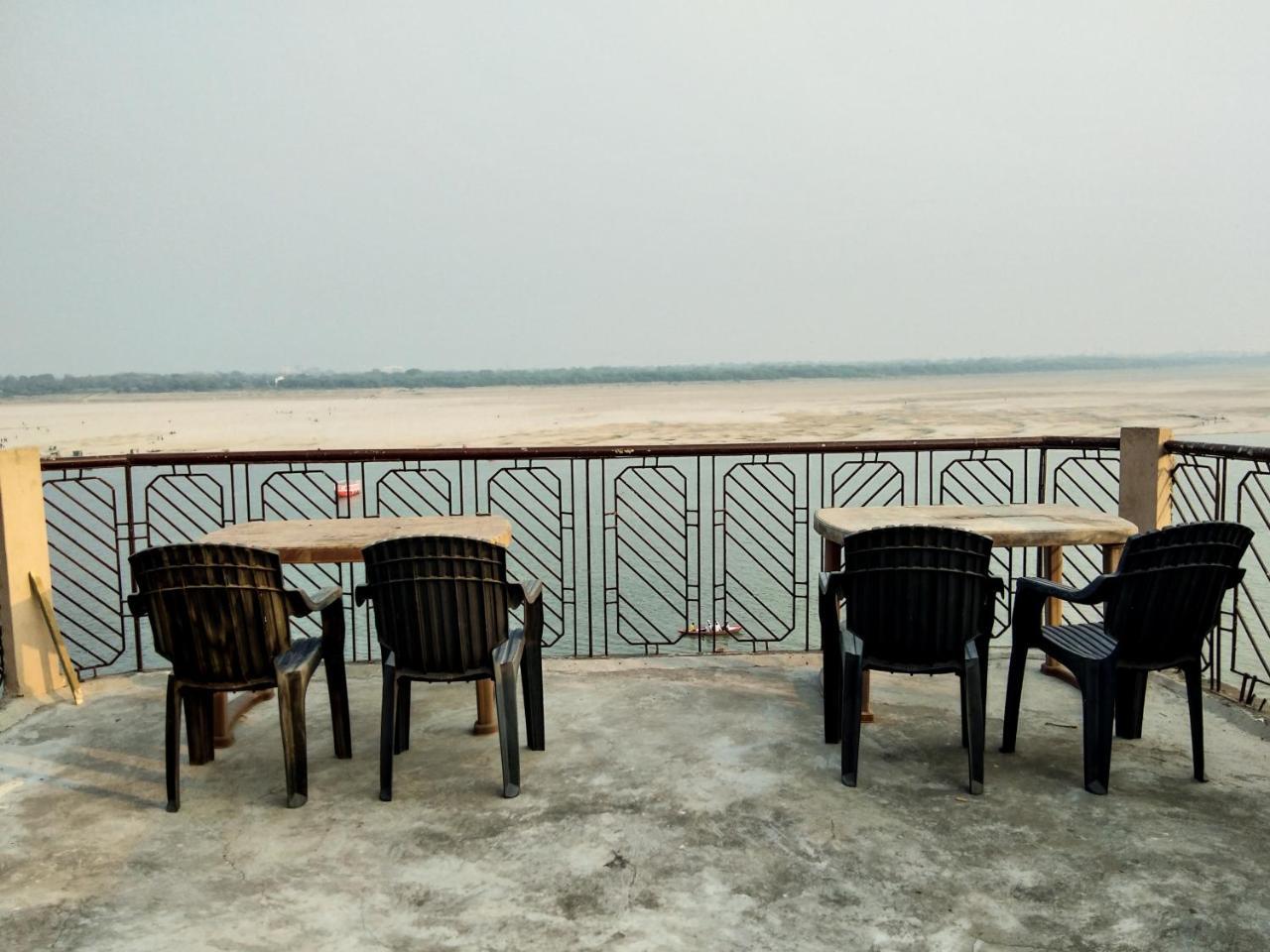 Hotel Dwivedi Palace On Steps