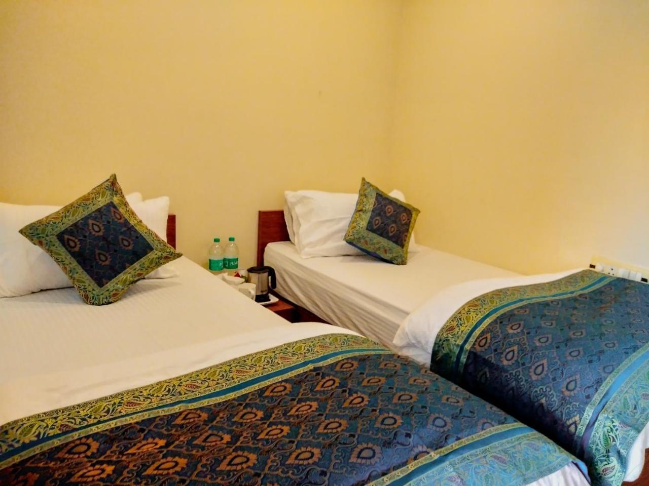 Dwivedi Palace On Steps Hotel 2*